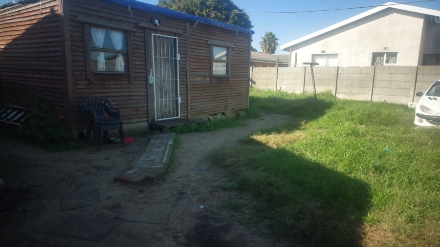 3 Bedroom Property for Sale in Peerless Park West Western Cape